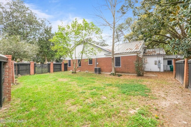 Building Photo - 418 Marguerite Blvd