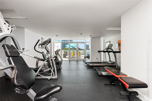 Building Photo - 1723 SW 2nd Ave