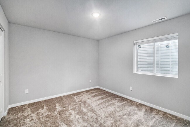 Building Photo - Brand New 5 Bedroom Condo!