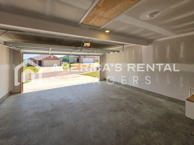 Building Photo - New Construction Home Available NOW!!