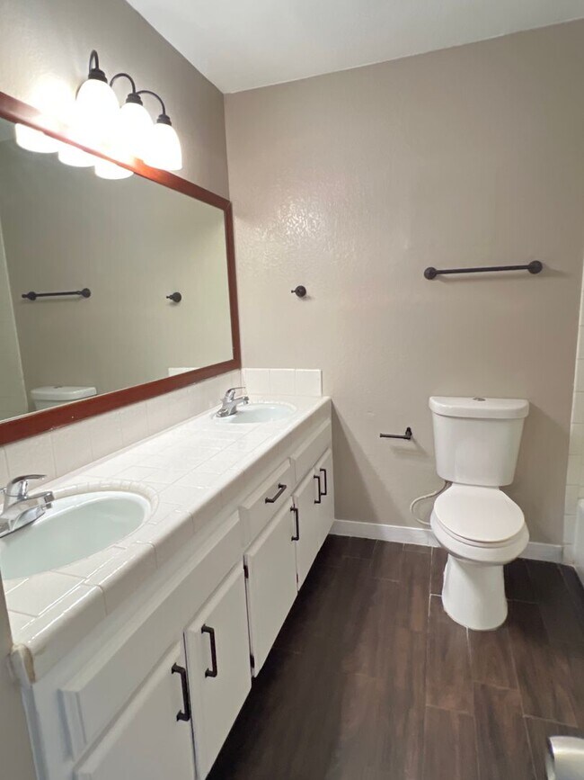 Building Photo - 6811 Klamath Way