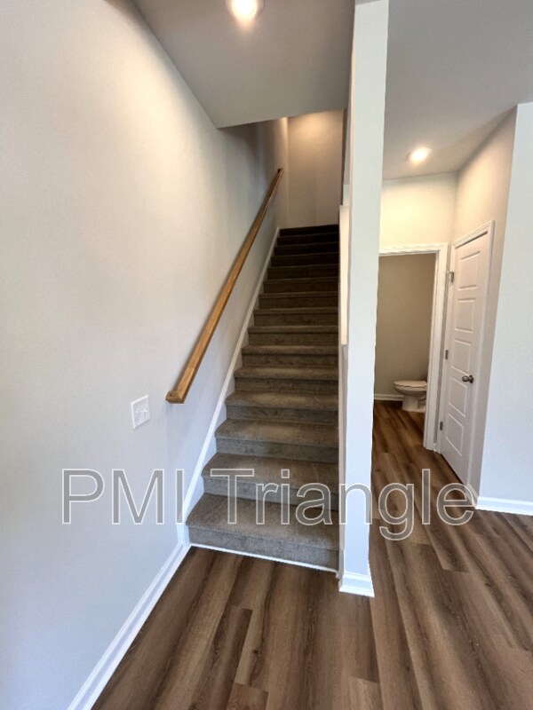 Building Photo - 272 Shingle Oak Rd