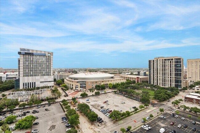 Building Photo - 1211 Caroline St