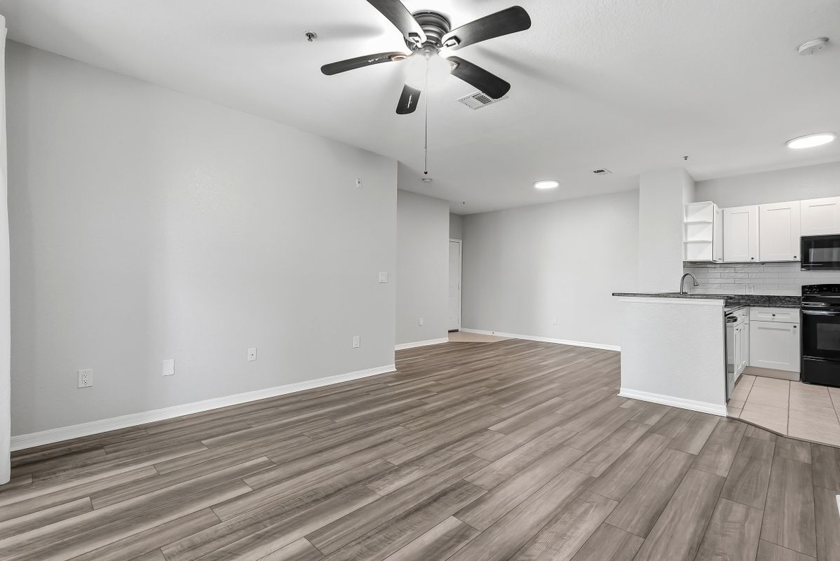 Building Photo - 5511 Legacy Crescent Pl