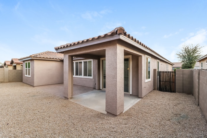 Building Photo - 15862 W Desert Hills Dr