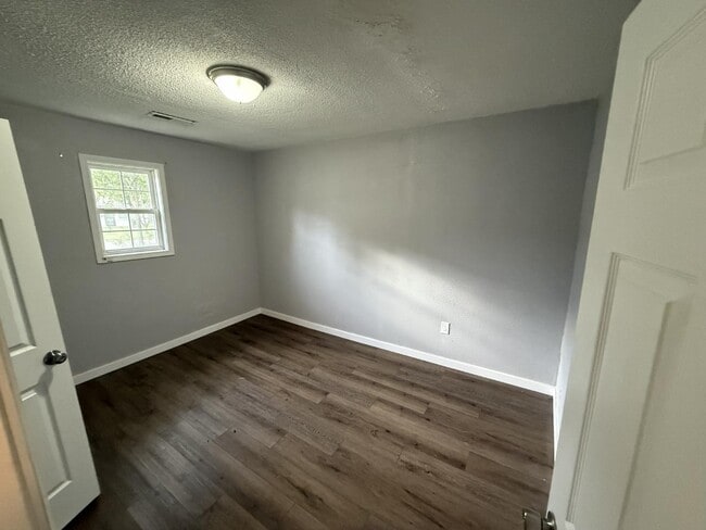 Building Photo - 1021 Mount St