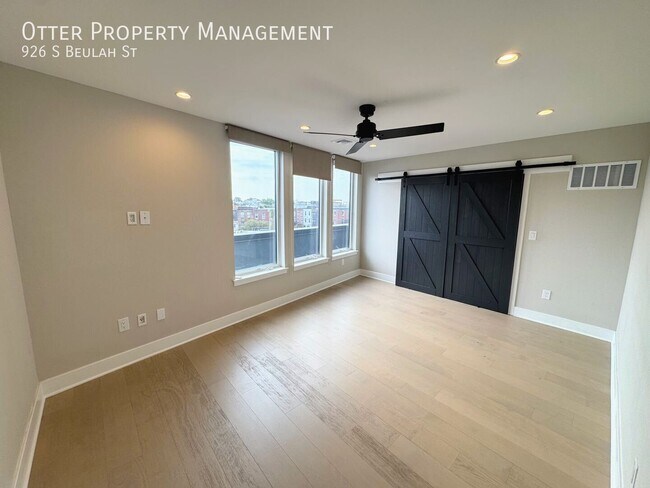 Building Photo - 926 S Beulah St