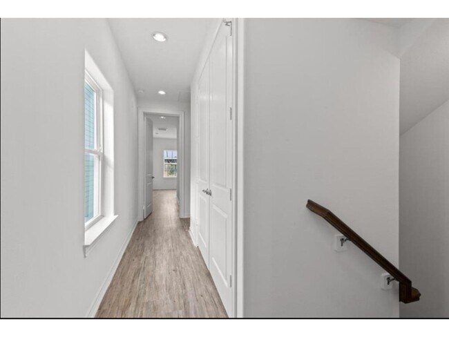 Building Photo - 3233 Real St