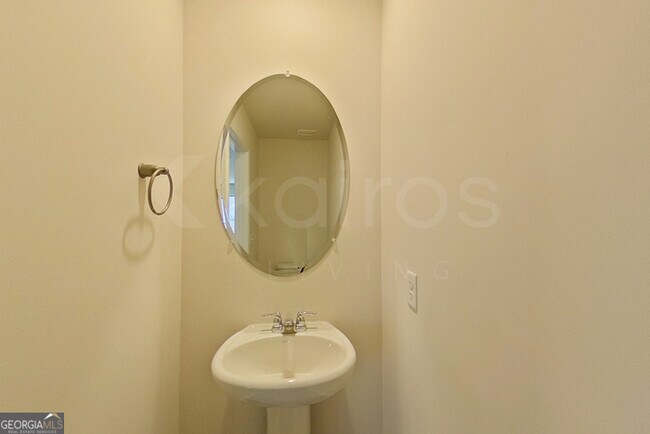 Building Photo - 127 Overstreet Way