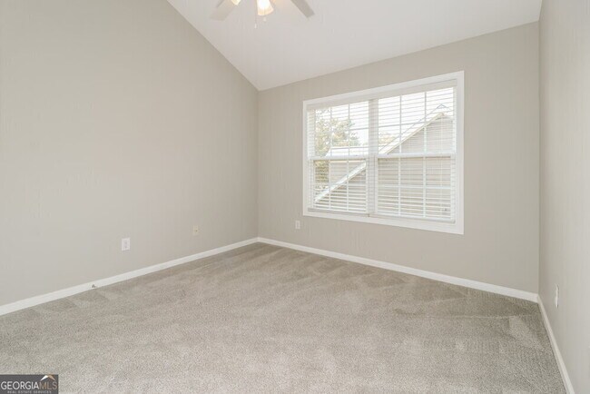 Building Photo - 6682 Silk Tree Pointe