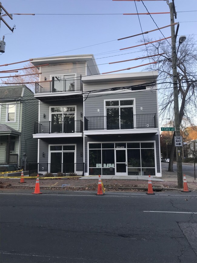 Building Photo - 2100 E Cary St