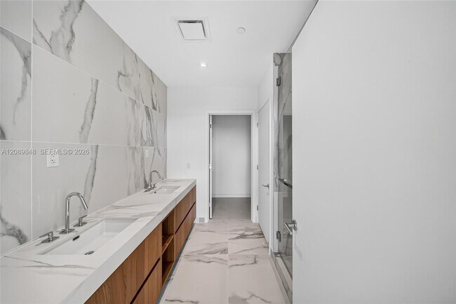 Building Photo - 1400 Biscayne Blvd