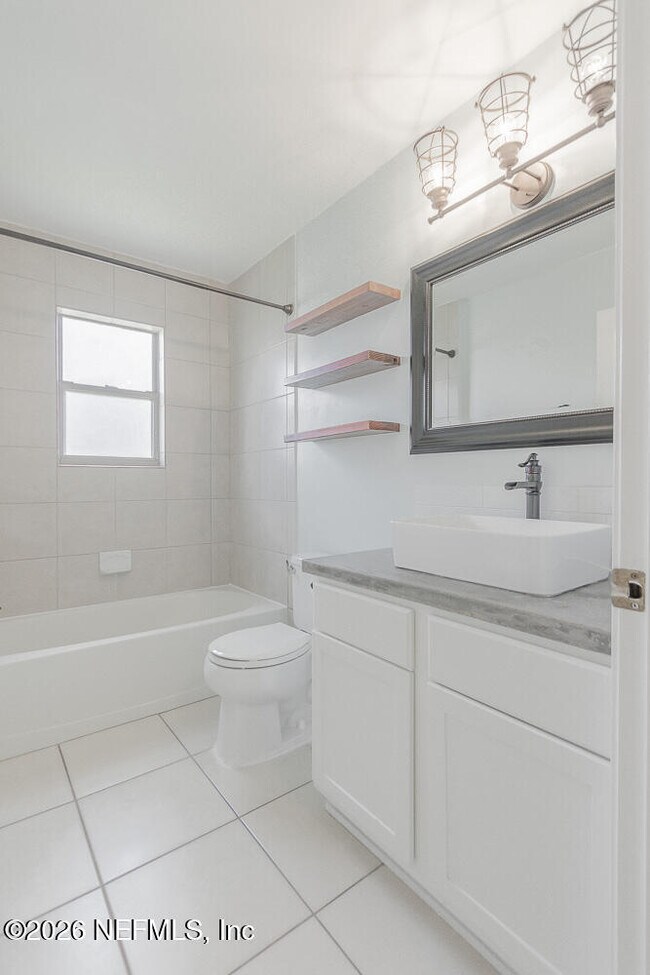 Building Photo - 1784 Chandelier Cir W