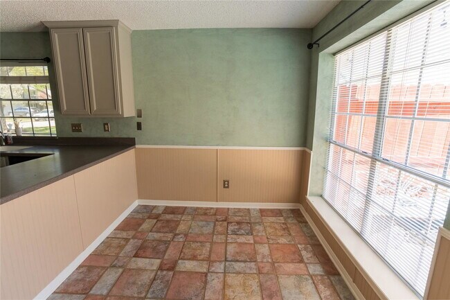 Building Photo - Spring Forest Drive, Pearland, TX 77584 - 3 BR 2 BA single-family home