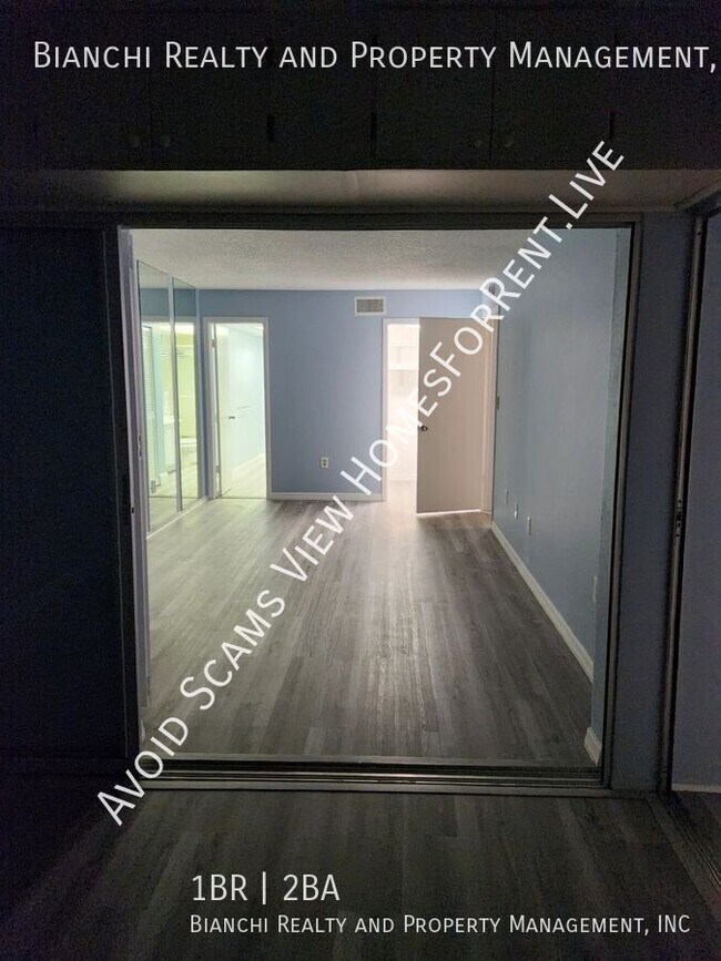 Building Photo - 4525 Cove Cir