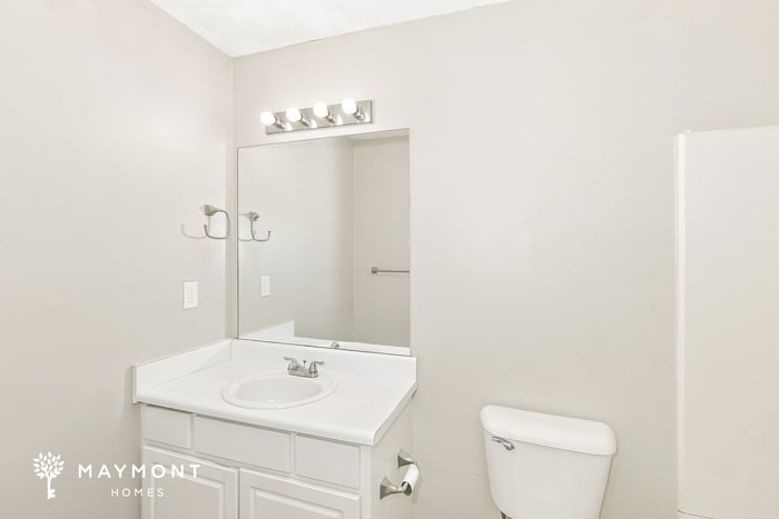 Building Photo - 104 Poplar Pointe Terrace