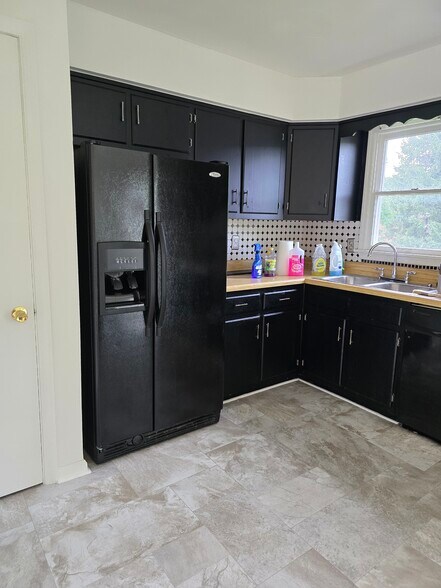 Building Photo - 5412 Legene Ln