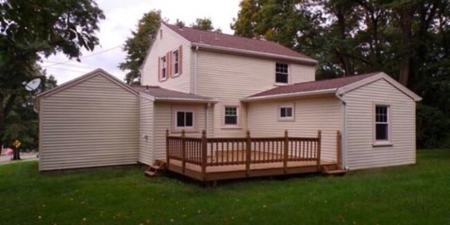 Building Photo - 1074 Vestal Ave