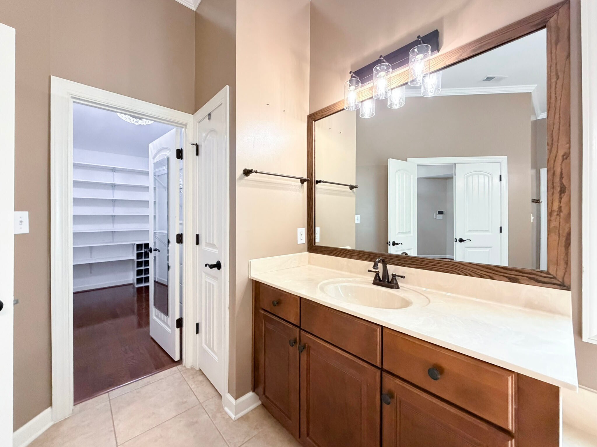 Building Photo - 5604 Pine Rock Ct