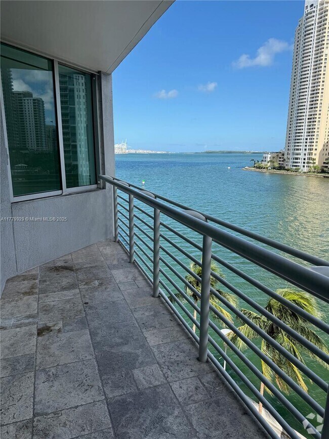 Building Photo - 325 S Biscayne Blvd