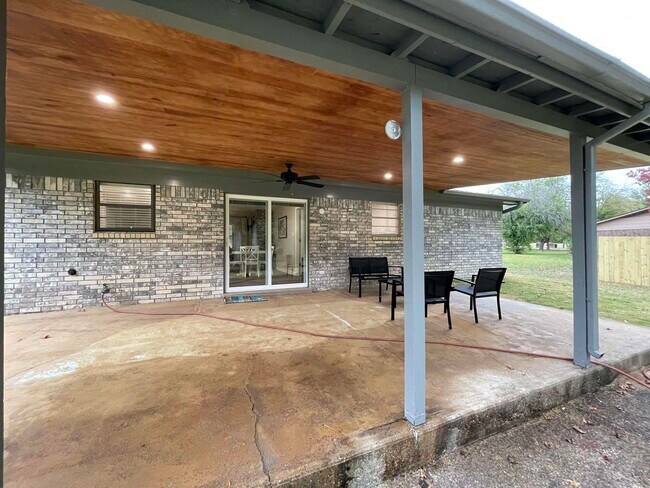 Building Photo - 6503 Chaparral St