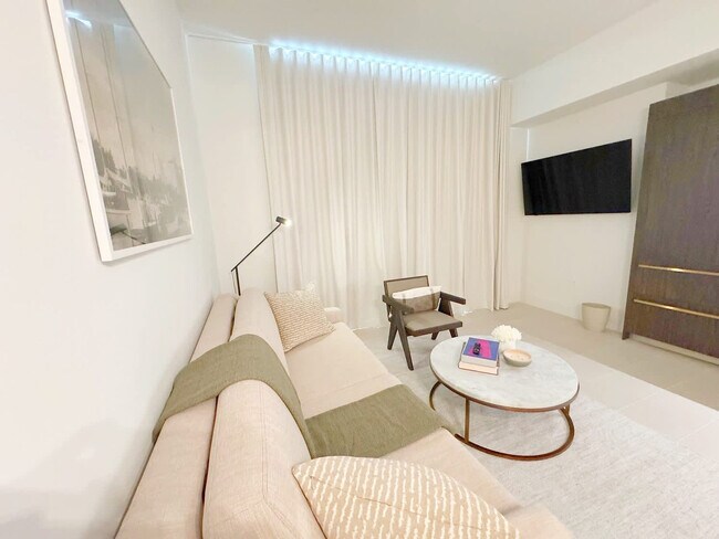 Building Photo - 159 NE 6th St