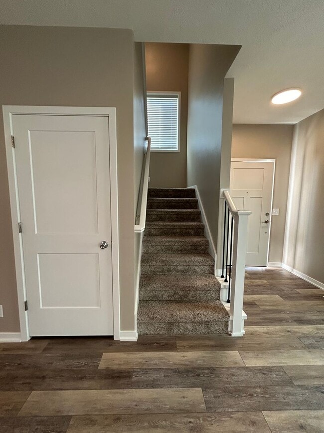 Building Photo - Papillion 3 Bedroom Townhome!