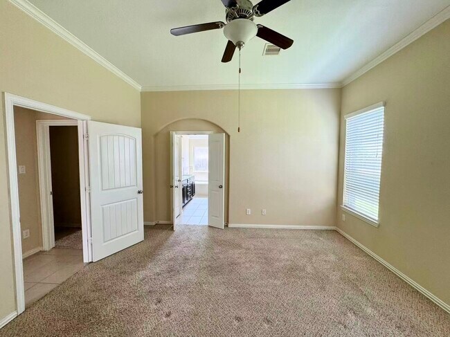 Building Photo - 11015 Walts Run Ln