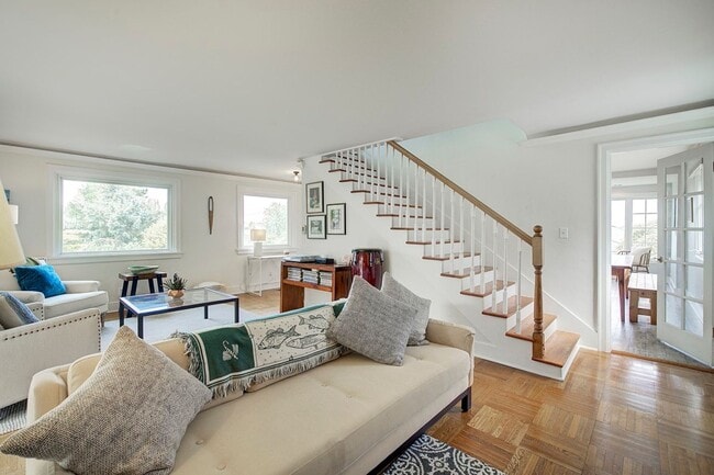 Building Photo - 3 bedroom 2.5 View Property Beach Access  ...