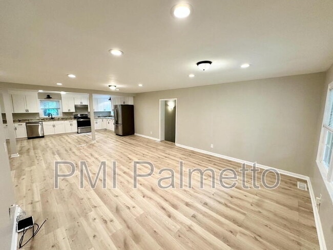 Building Photo - 948 Wateree Blvd