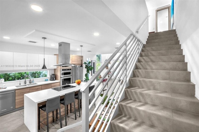 Building Photo - 3167 SW 25th St