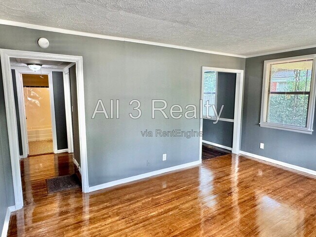 Building Photo - 208 Bradley Dr