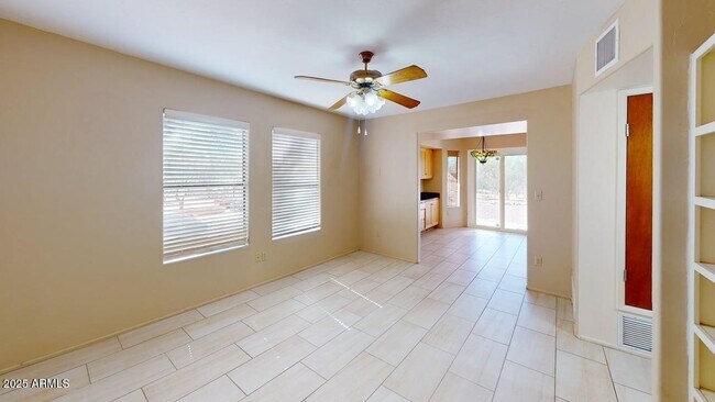 Building Photo - 5081 N Bear Canyon Rd