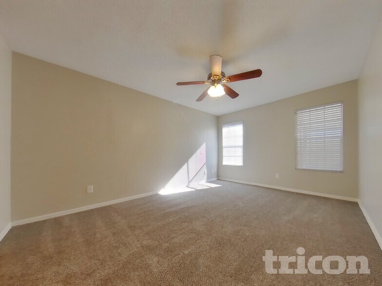 Building Photo - 1627 Chatham Cir