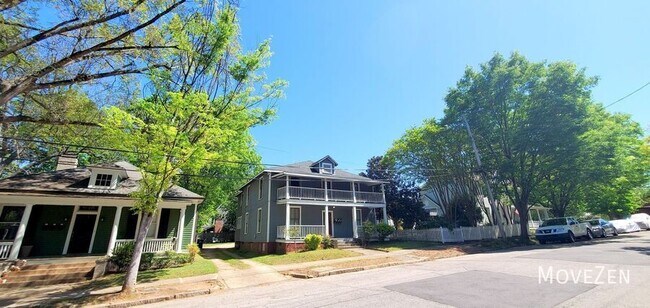 Building Photo - 214 Elm St