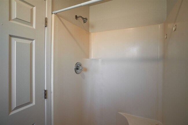 Building Photo - 3 bedroom, 2 bathroom home in Prescott Valley