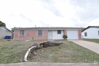 Building Photo - 118 South Dr