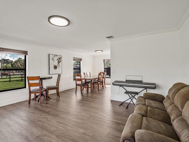 Building Photo - 1350 C Rd