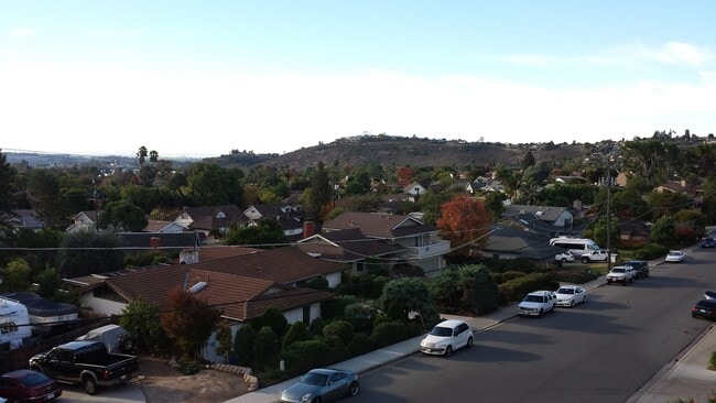 Building Photo - 2 BR / 2 BA Condo with Spectacular Views Near Patrick Henry High School