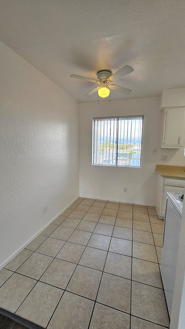 Building Photo - **Move in Special!!** 2Bed 1Bath Apartment Home!!