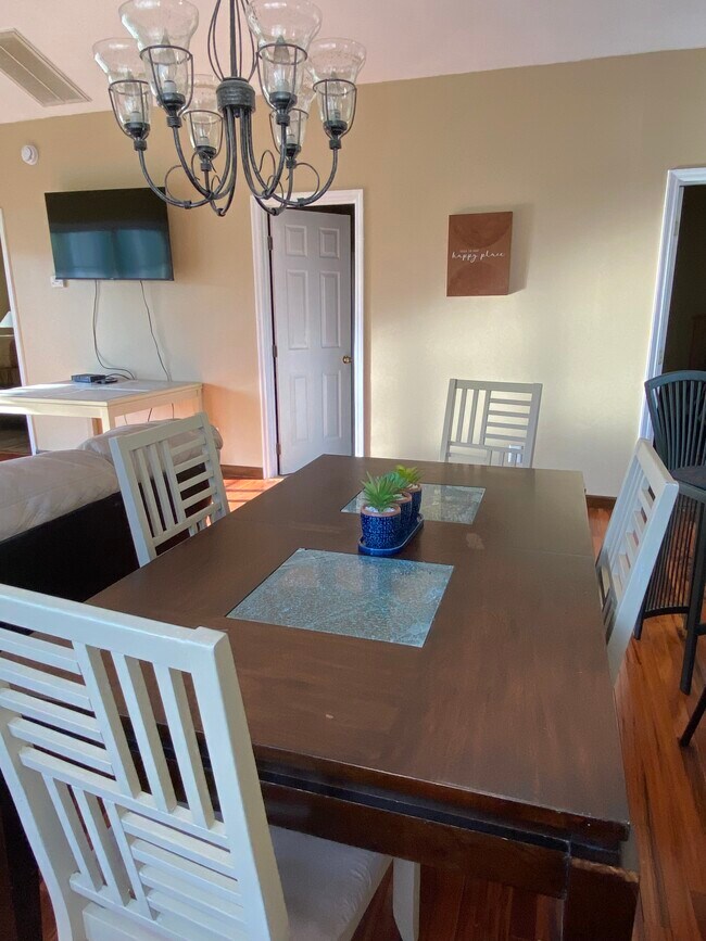 Building Photo - 3947 Gladiola Ct