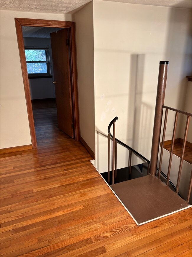 Building Photo - 3845 Round Bottom Rd