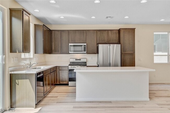 Building Photo - 8929 Pebble Sand St