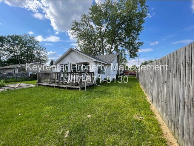 Building Photo - Cozy 3BR/2BA Home with Deck & Yard – Great Greenfield Location