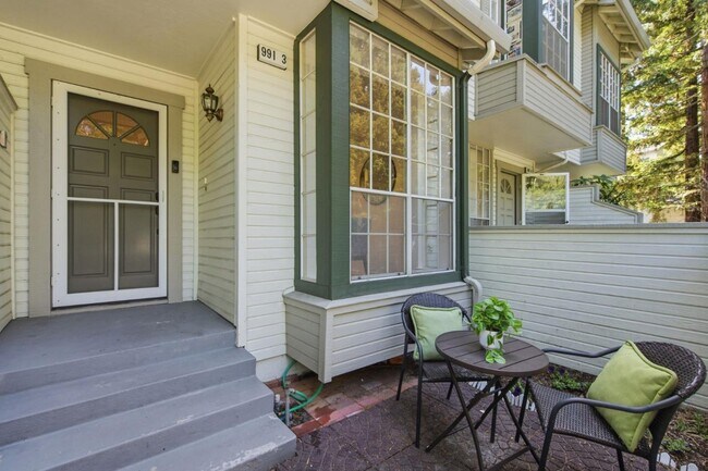 Building Photo - 991 Belmont Terrace