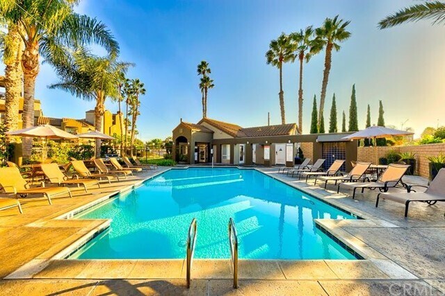 Building Photo - 420 Lake St