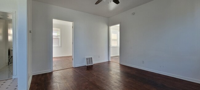 Building Photo - 8542 Ironwood St