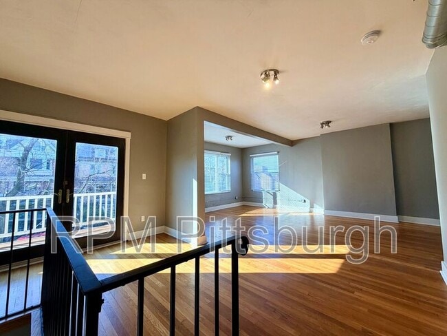 Building Photo - 6407 Bartlett St