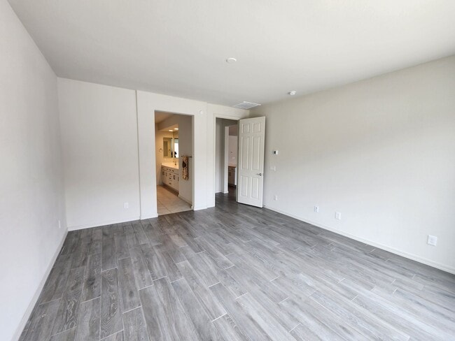 Building Photo - ALORAVITA 4 Bedroom 3.5 Bath