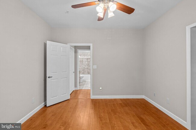 Building Photo - 1701 Lake Shore Crest Dr